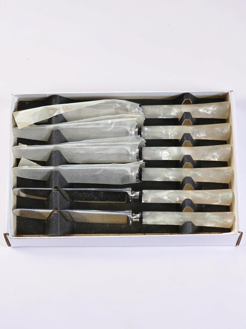 Pearlcraft Mother Of Pearl (Bakelite) Tea Knives 6 - Sheffield England 1950's